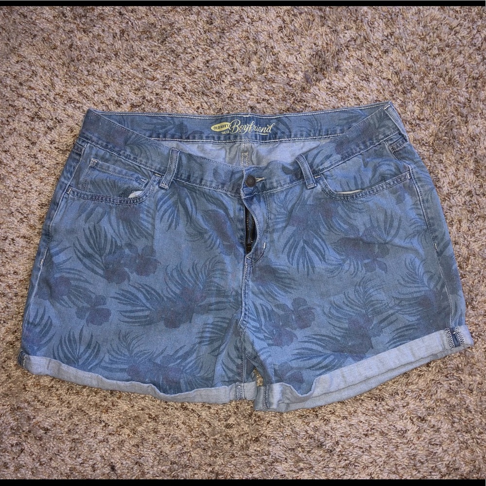 Old navy boyfriend shorts